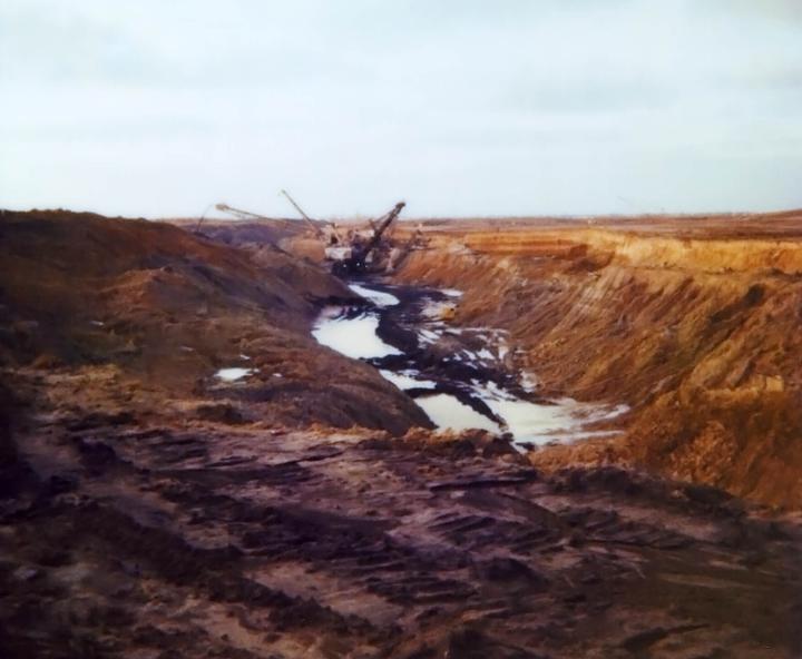Buckheart Mine shovel and wheel-1 after print photo restoration.